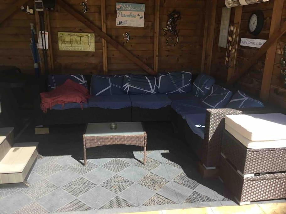 Bens Hollow With Hot Tub Bredon Exterior photo